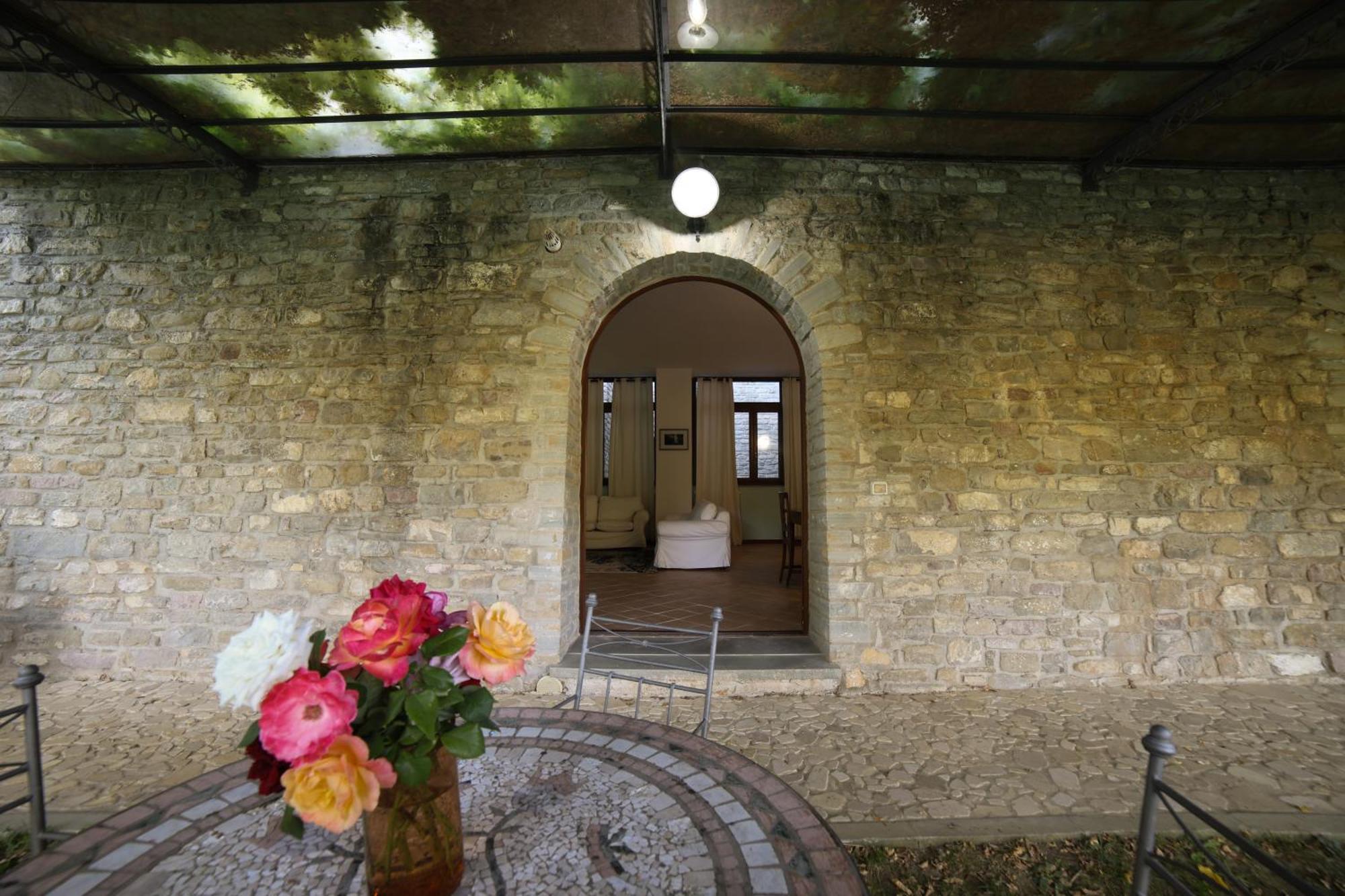 Ht Castello Di Campolongo Apart otel Valfabbrica Dış mekan fotoğraf